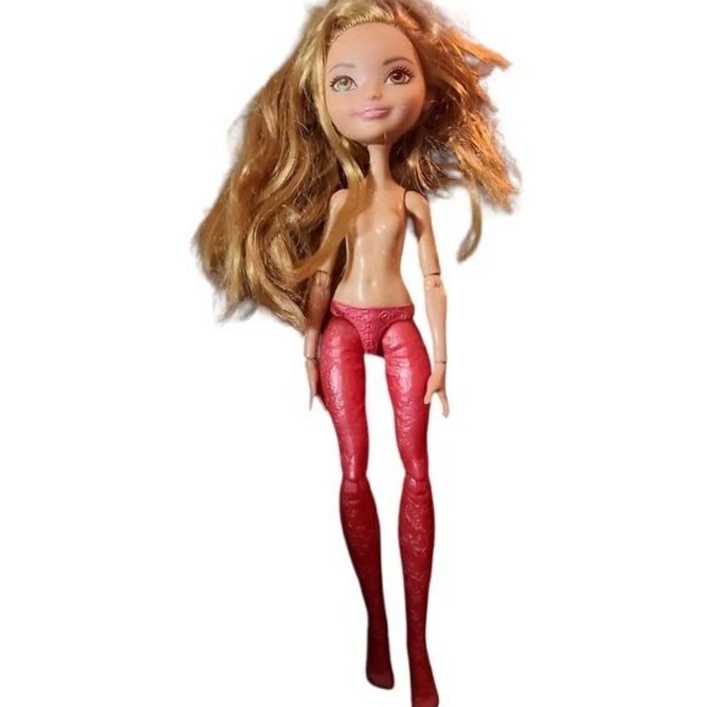 Mattel Ever After High Epic Winter Ashlynn Ella Doll